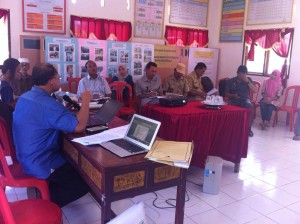 Diskusi persiapan regulasi Kabupaten Takalar untuk Implementasi UU Desa di Desa Kalukubodo. Foto: Syahribulan