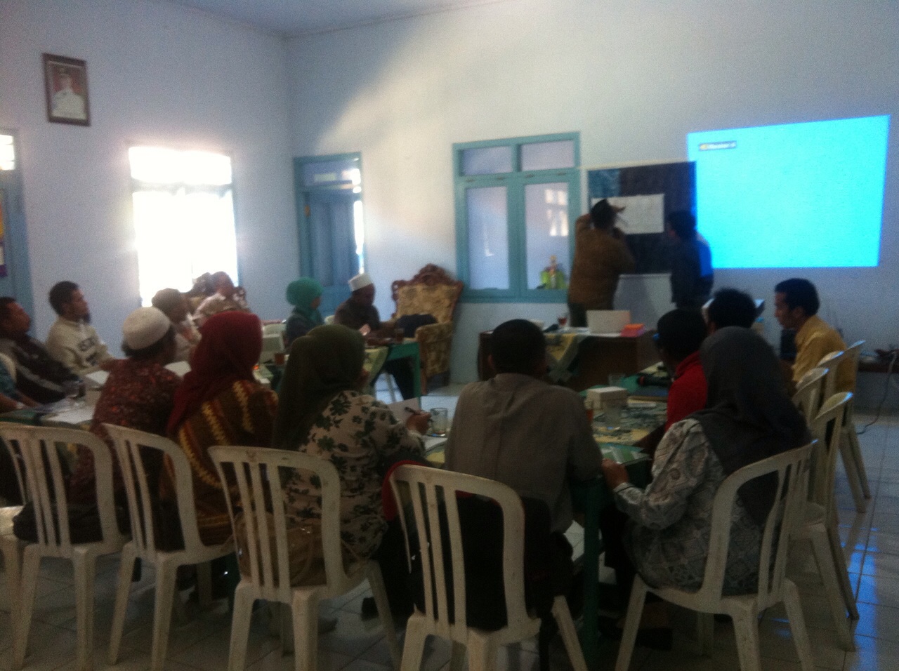 Proses pelatihan pemetaan sosial di Desa Gondang, Wonosobo