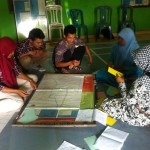 Proses pelatihan pemetaan sosial di Desa Tracap, Wonosobo