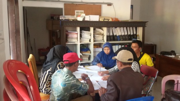 Tim Pembaharu Desa Jambearjo FGD tentang Kewenagan Bidang Pemerintahan Desa