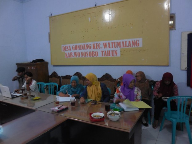 Keterlibatan Perempuan. Perempuan juga terlibat dalam verifikasi data aset dan potensi Desa Gondang